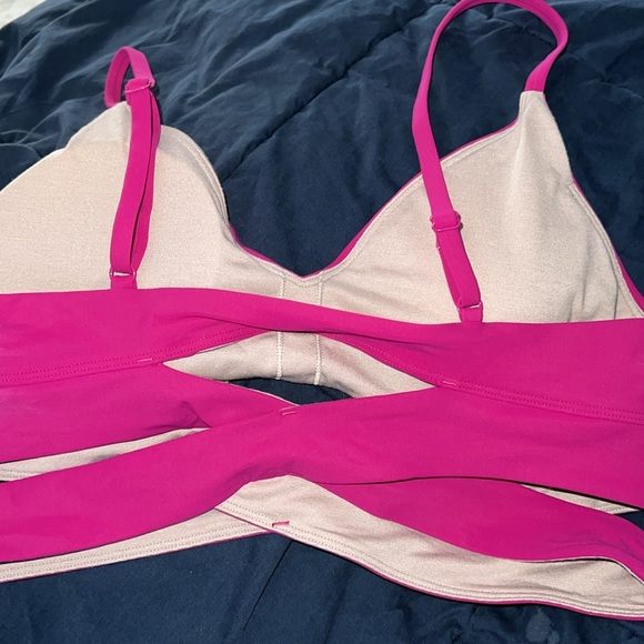 Lulu lemon still now bra new with tags size 10 - Picture 3 of 6